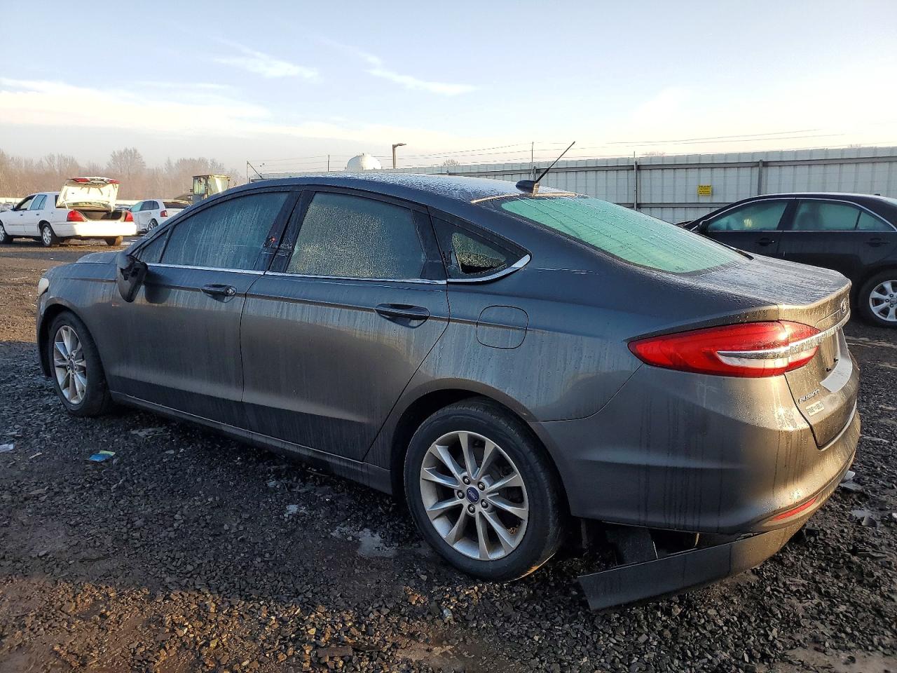 2017 FORD FUSION SE photo 2