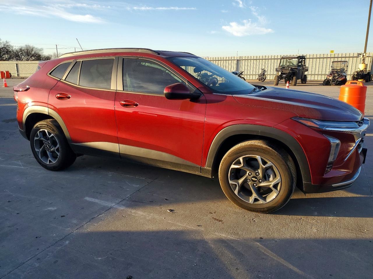 2025 CHEVROLET TRAX 1LT photo 4