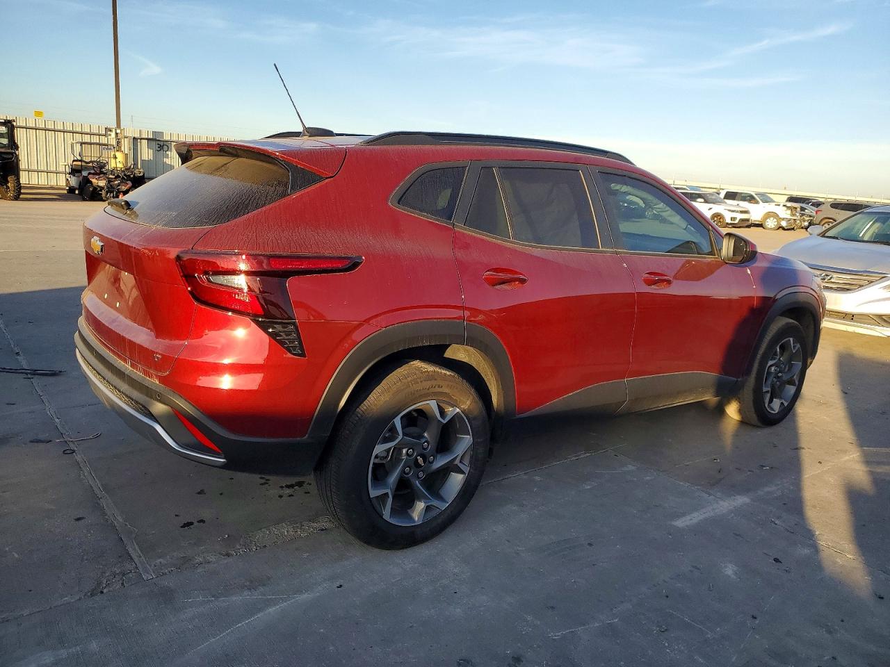 2025 CHEVROLET TRAX 1LT photo 3