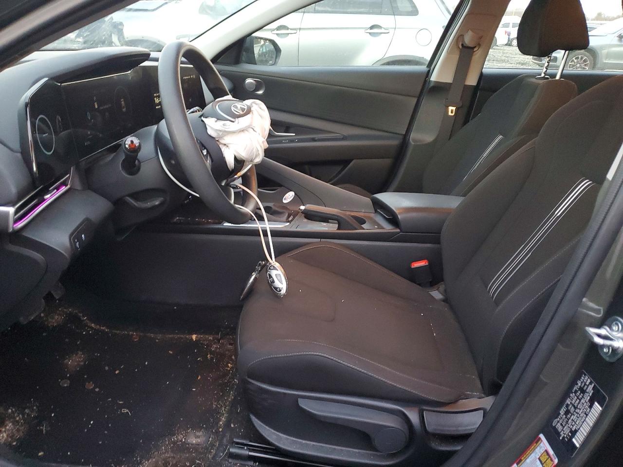 2024 HYUNDAI ELANTRA SEL photo 7