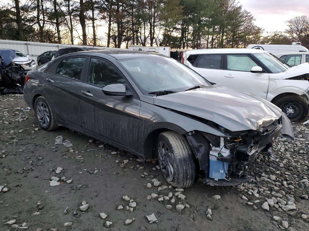 2024 HYUNDAI ELANTRA SEL photo 4