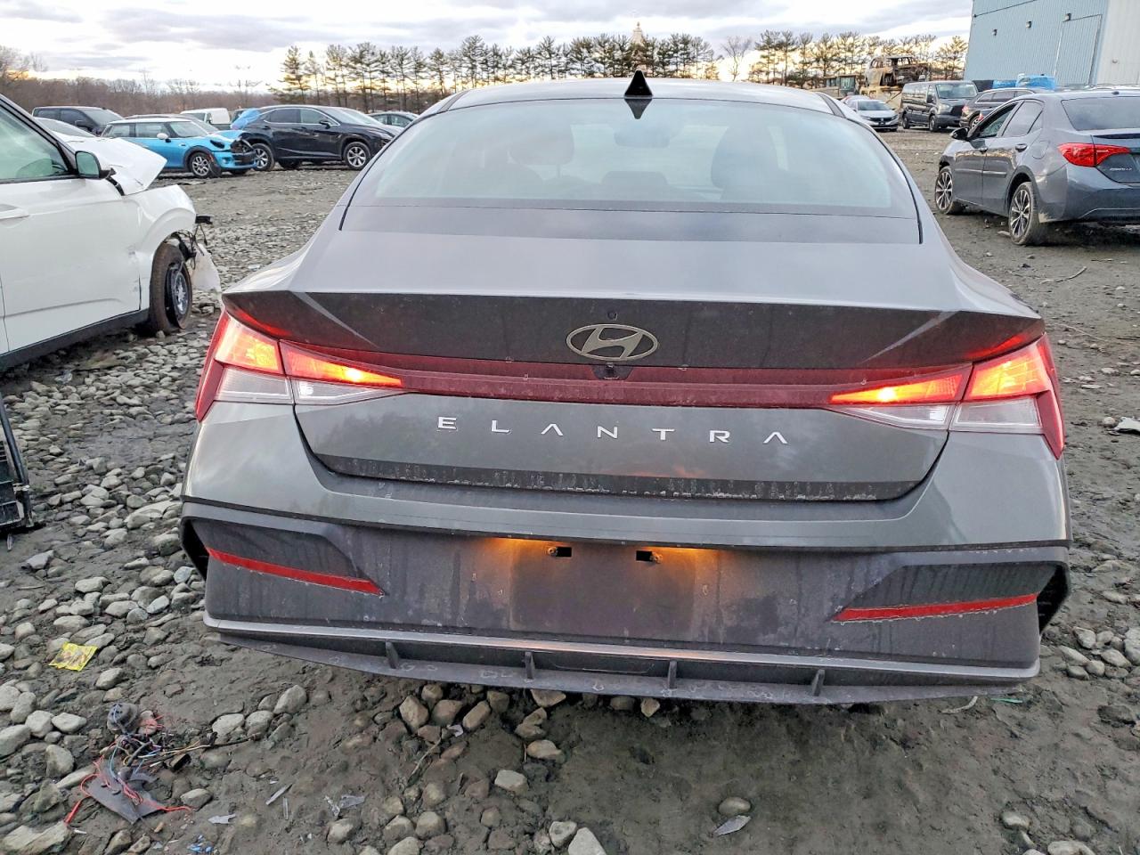 2024 HYUNDAI ELANTRA SEL photo 6