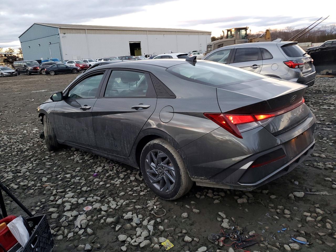 2024 HYUNDAI ELANTRA SEL photo 2