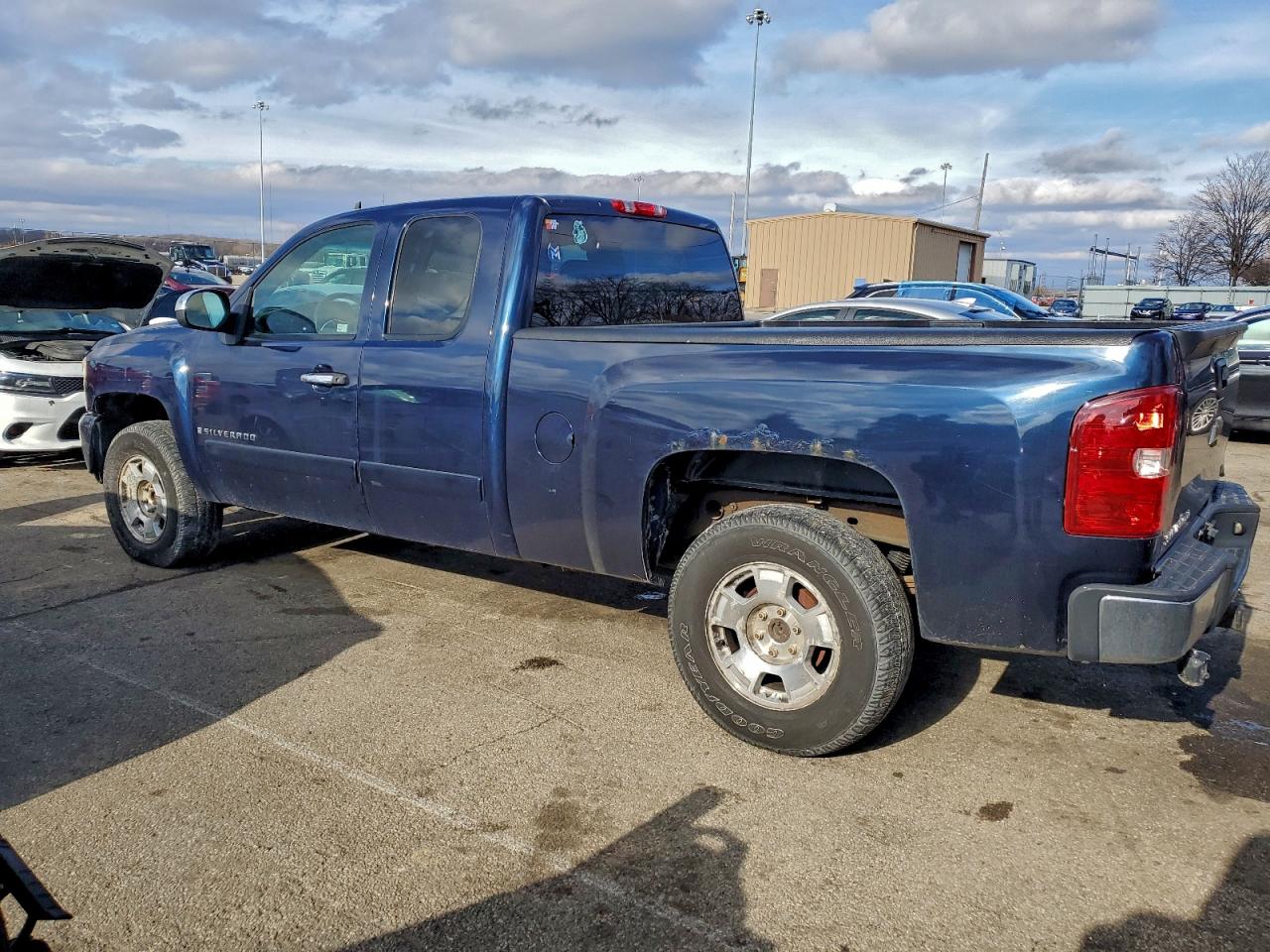 2007 CHEVROLET SILVERADO C1500 photo 2