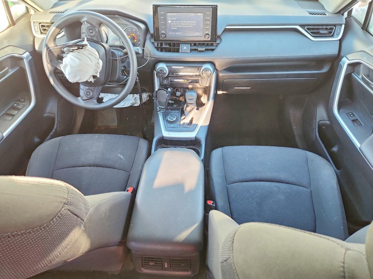 2019 TOYOTA RAV4 LE photo 8