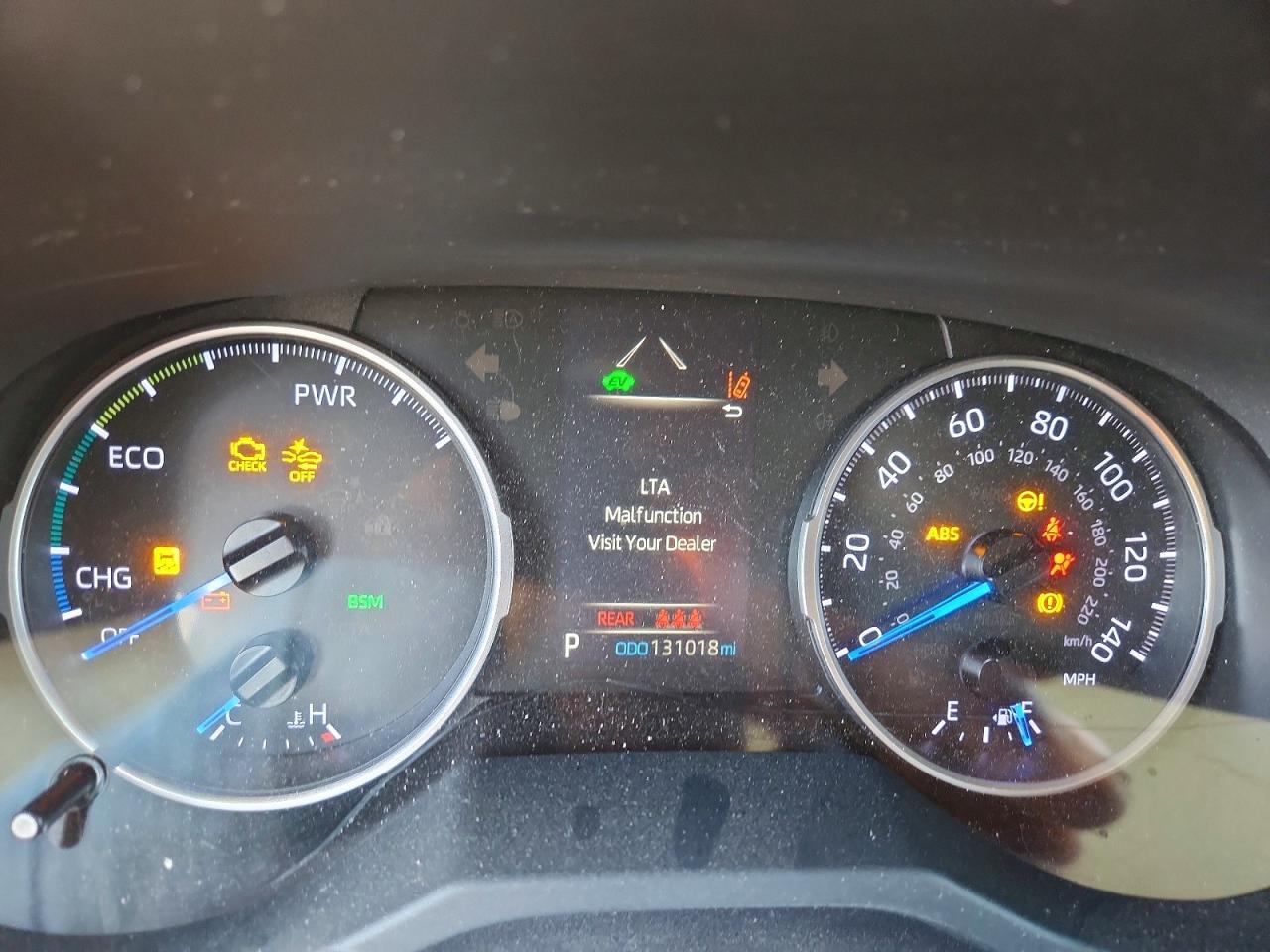 2019 TOYOTA RAV4 LE photo 9
