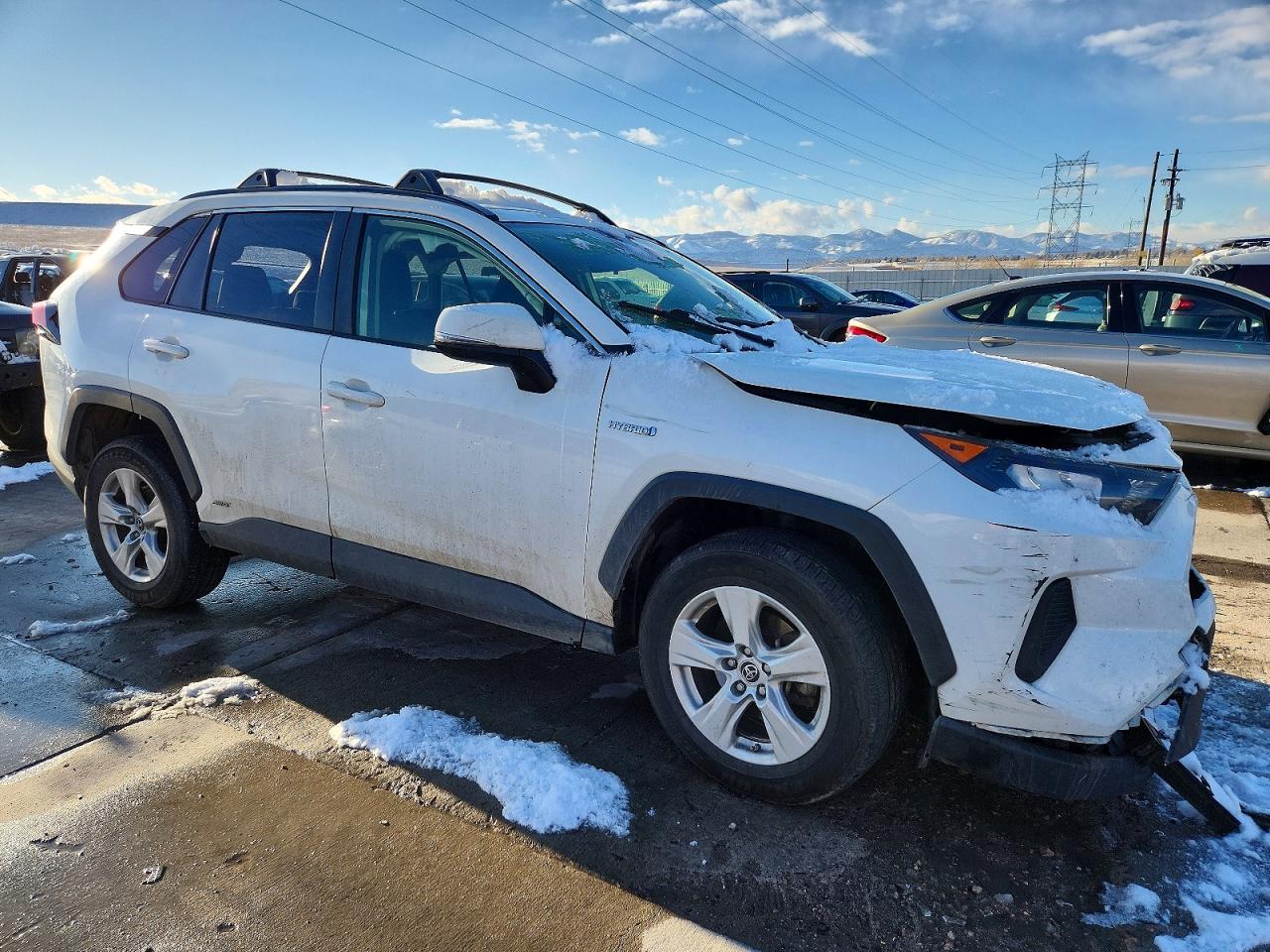 2019 TOYOTA RAV4 LE photo 4