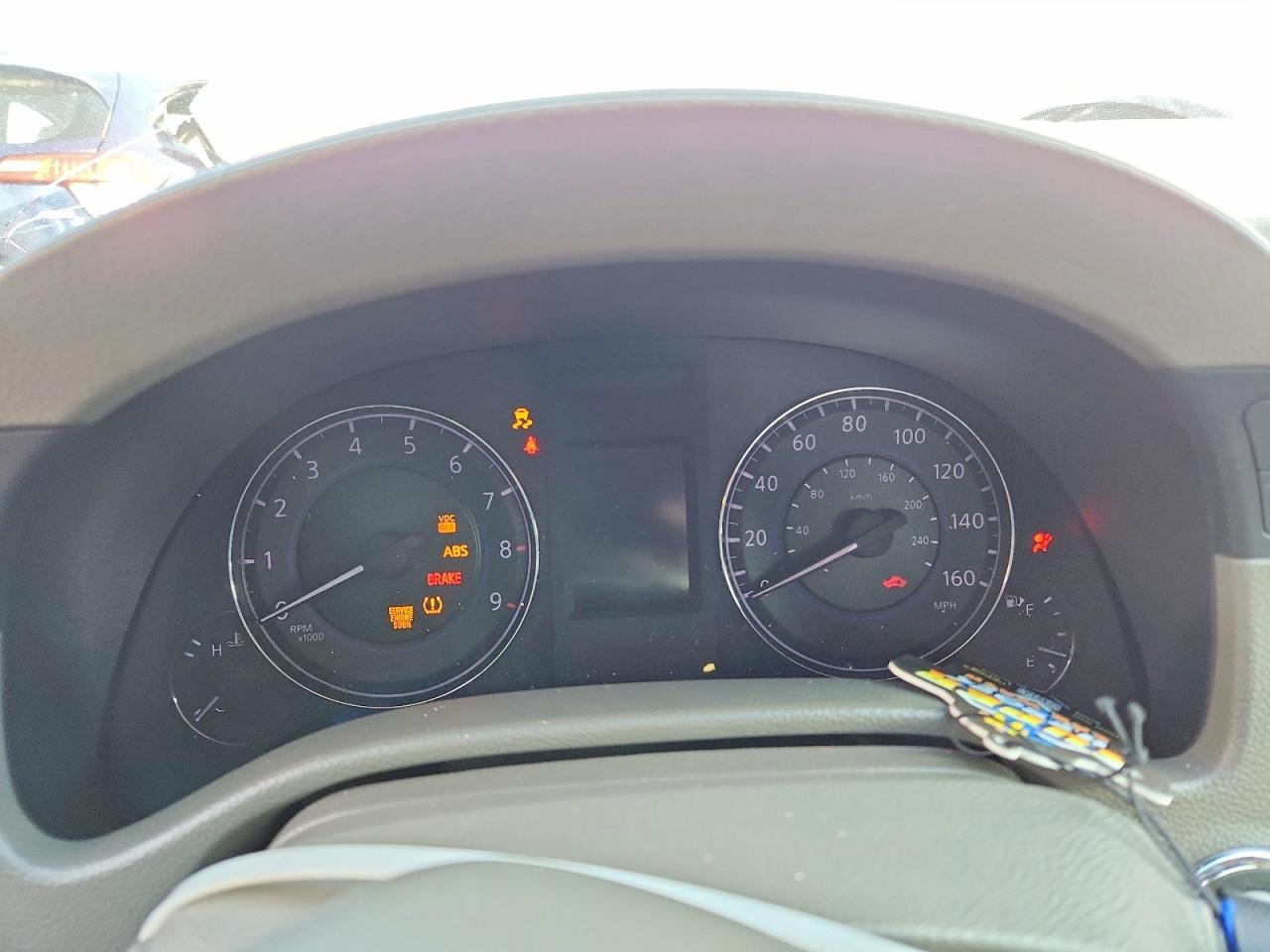 2010 INFINITI G37 BASE photo 9