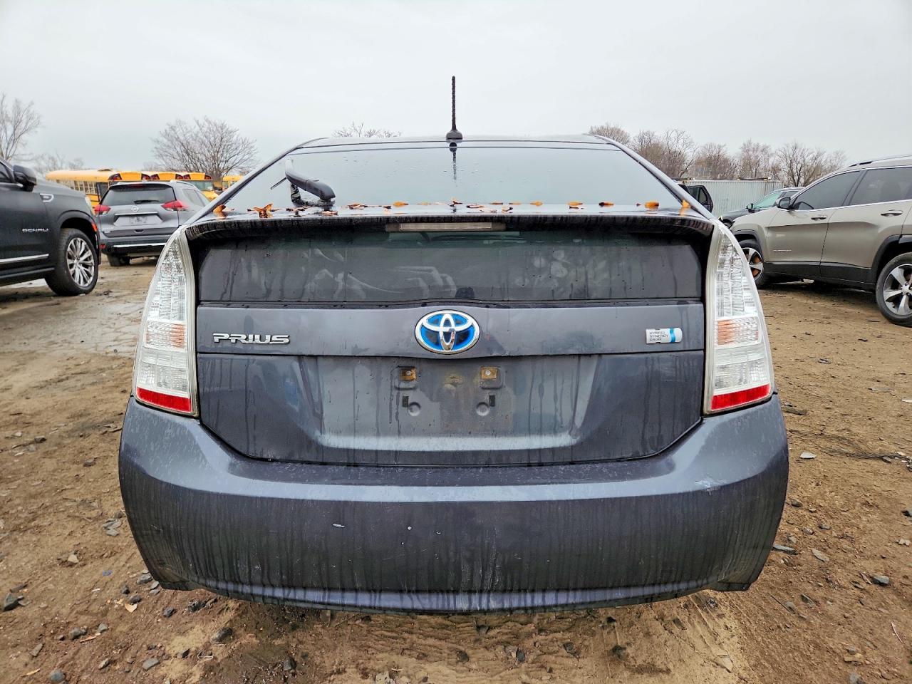 2010 TOYOTA PRIUS photo 6