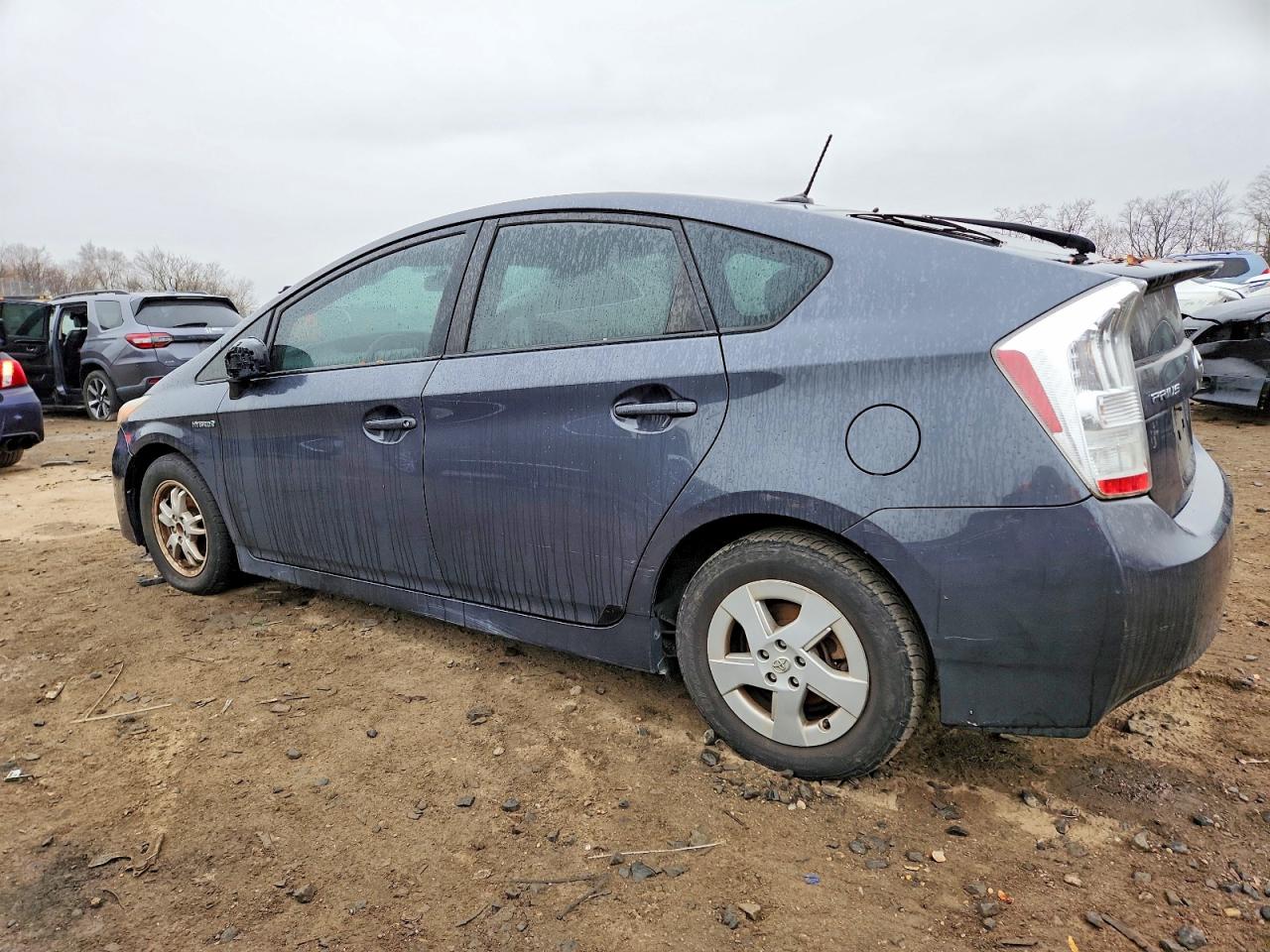 2010 TOYOTA PRIUS photo 2
