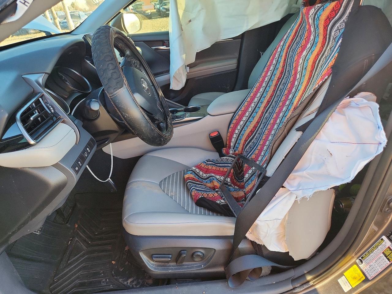 2022 TOYOTA CAMRY SE photo 7