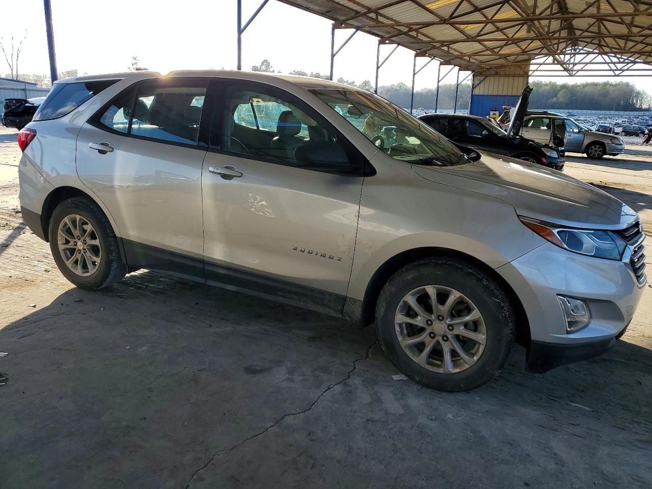 2019 CHEVROLET EQUINOX LS photo 4