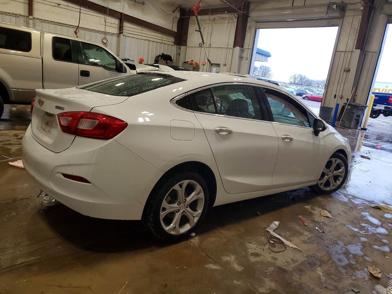 2017 CHEVROLET CRUZE PREMIER photo 3