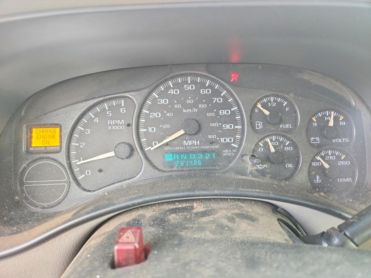 2002 CHEVROLET SILVERADO C1500 photo 9