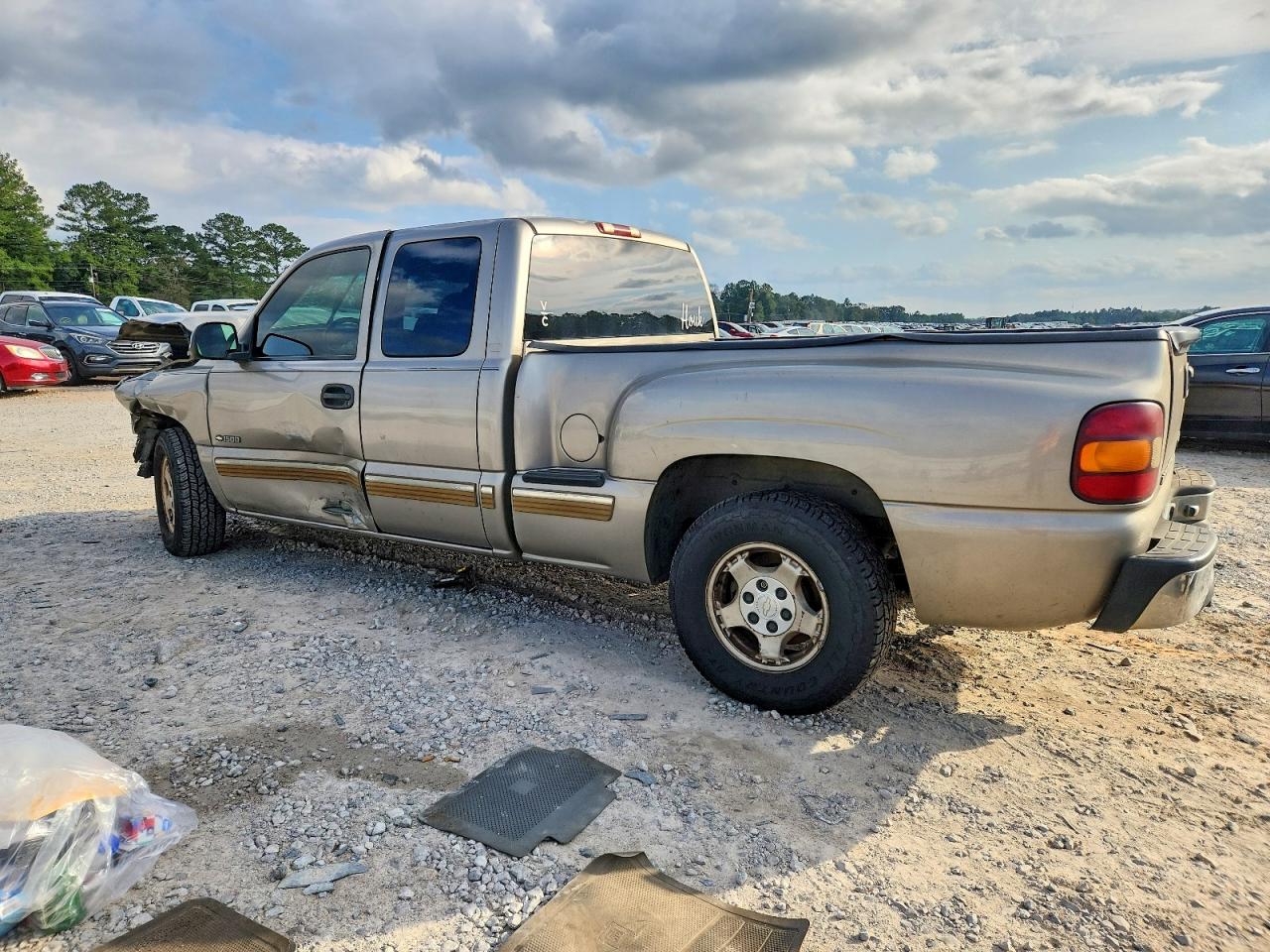 2002 CHEVROLET SILVERADO C1500 photo 2