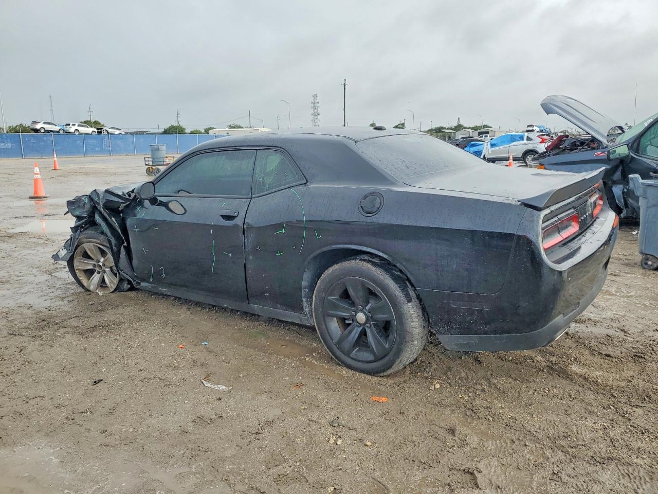 2023 DODGE CHALLENGER SXT photo 2