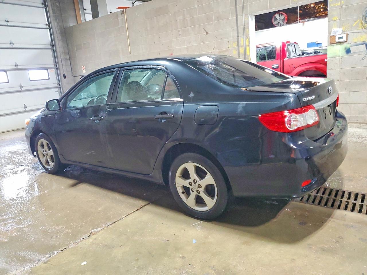 2011 TOYOTA COROLLA BASE photo 2