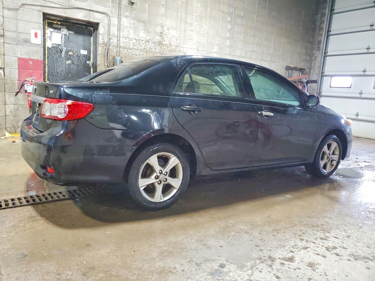 2011 TOYOTA COROLLA BASE photo 3