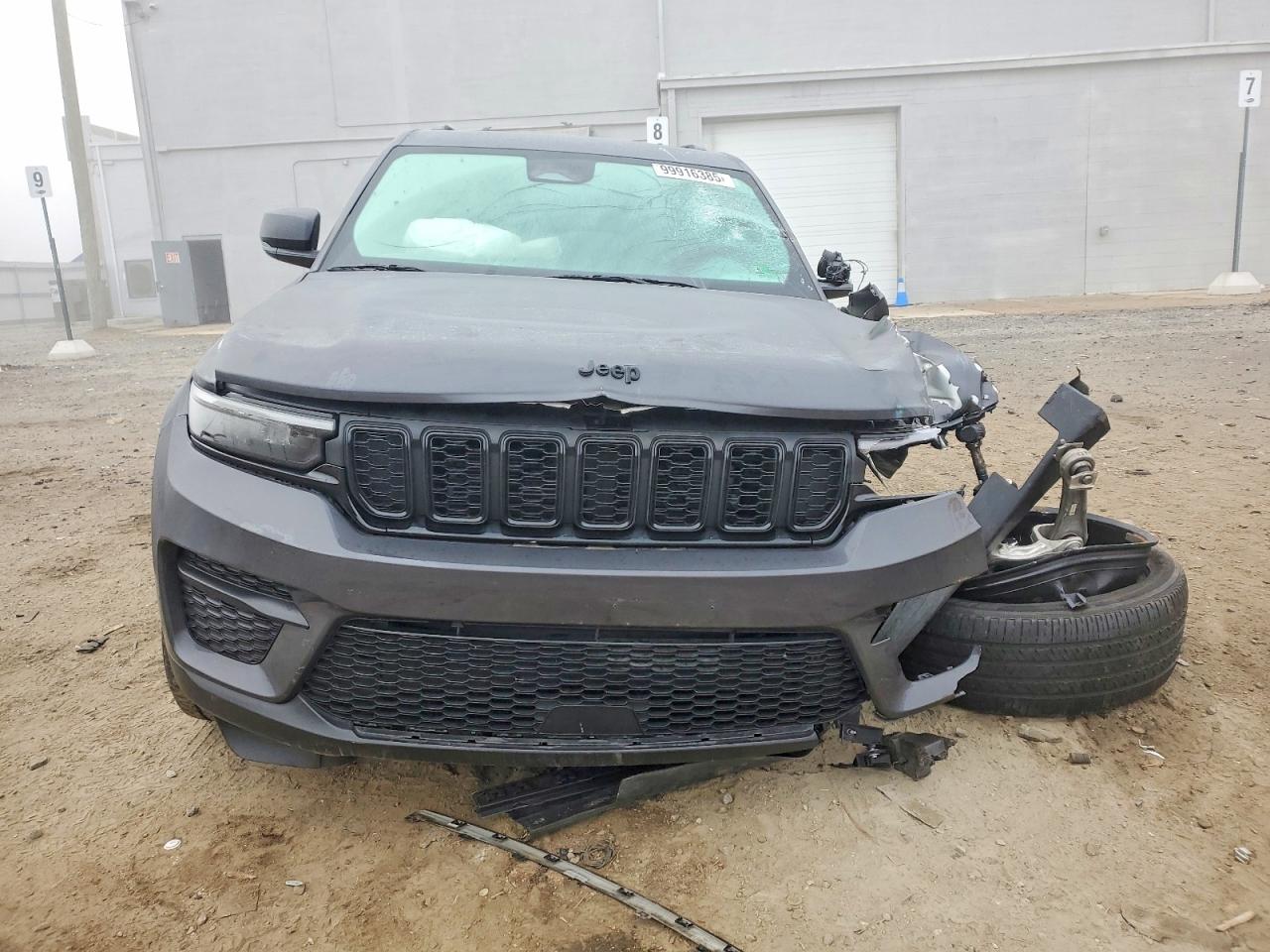 2023 JEEP GRAND CHEROKEE LAREDO photo 5