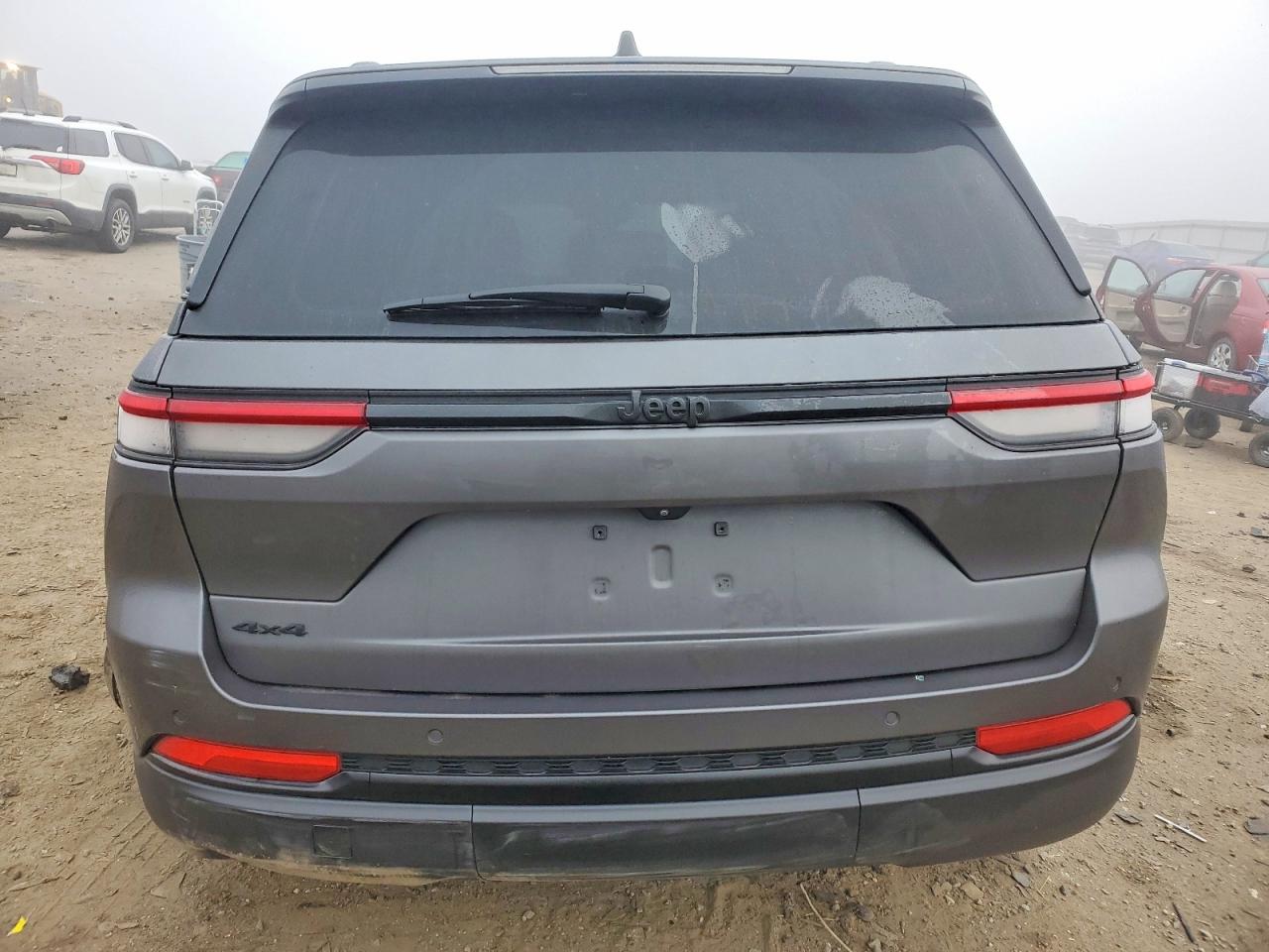 2023 JEEP GRAND CHEROKEE LAREDO photo 6