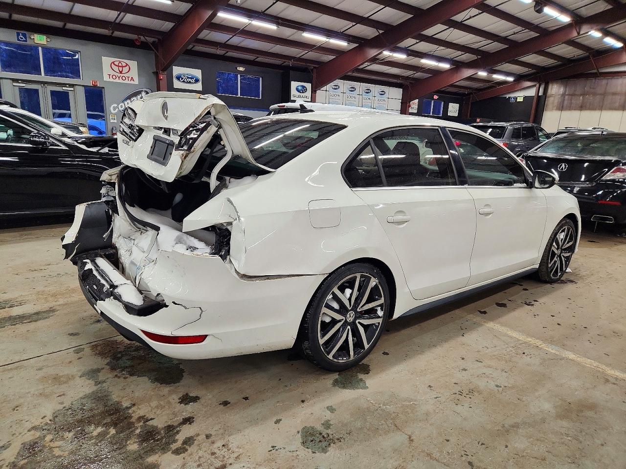 2013 VOLKSWAGEN JETTA GLI photo 3