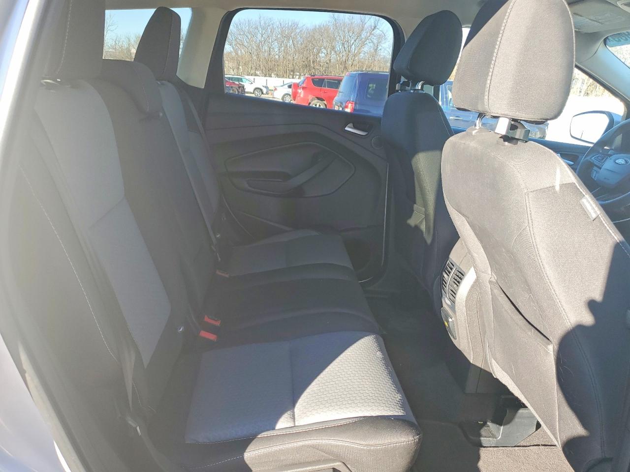 2017 FORD ESCAPE SE photo 11