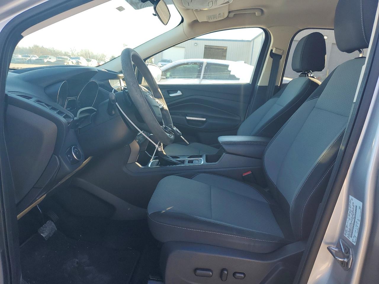 2017 FORD ESCAPE SE photo 7