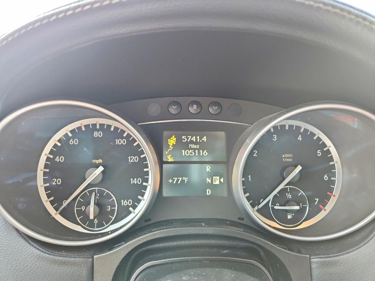 2011 MERCEDES-BENZ GL 550 4MATIC photo 9