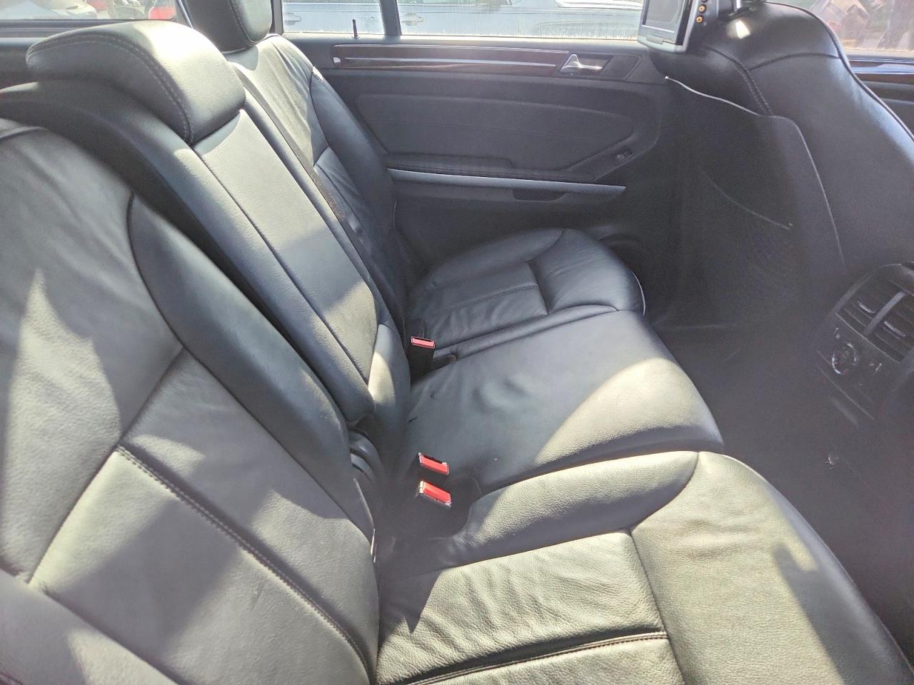 2011 MERCEDES-BENZ GL 550 4MATIC photo 10