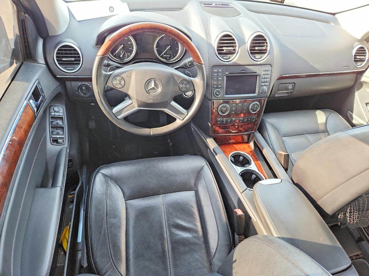 2011 MERCEDES-BENZ GL 550 4MATIC photo 8