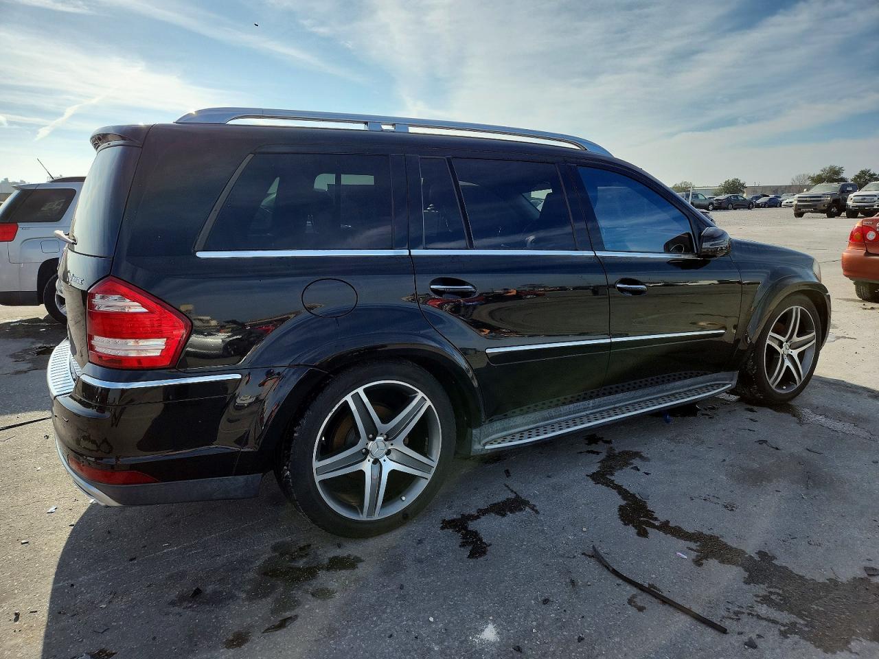 2011 MERCEDES-BENZ GL 550 4MATIC photo 3