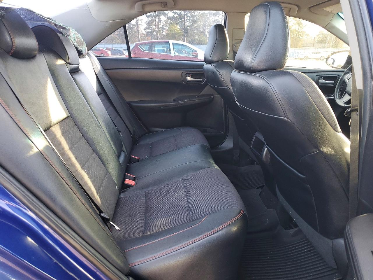 2016 TOYOTA CAMRY LE photo 10