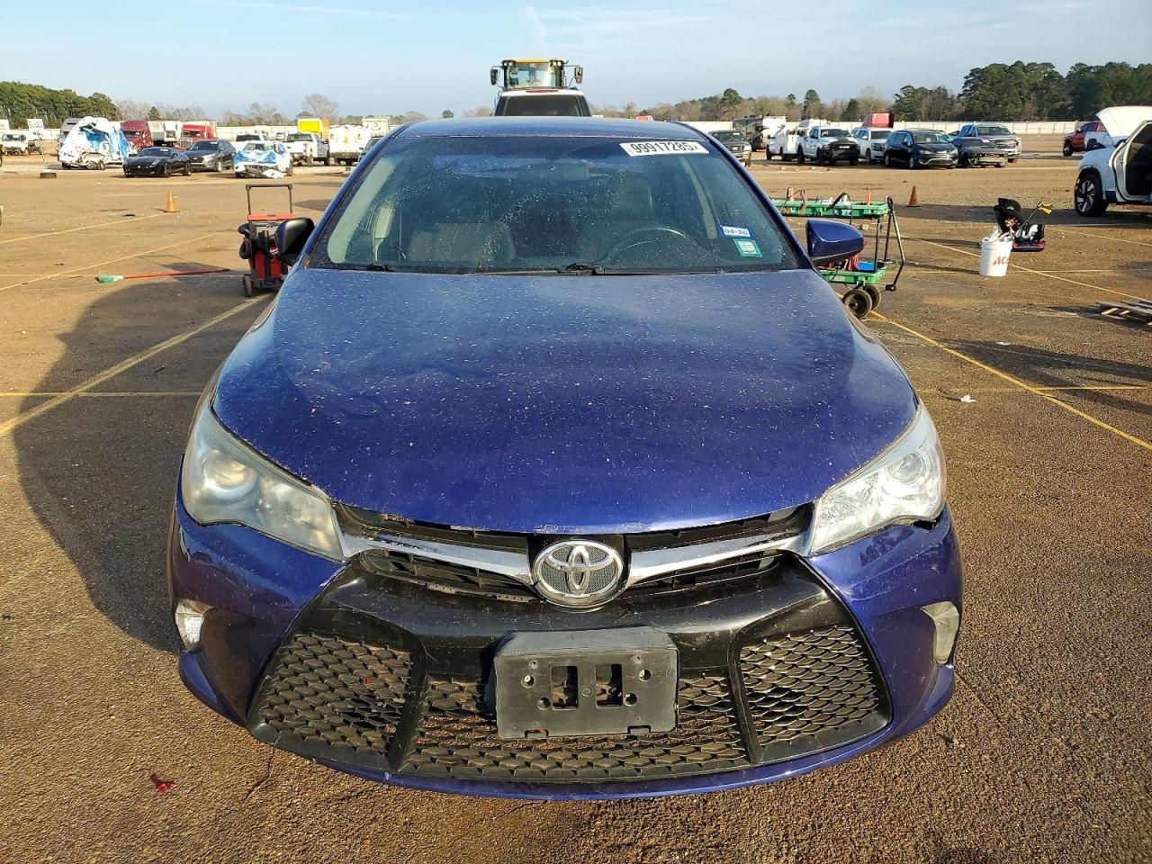 2016 TOYOTA CAMRY LE photo 5