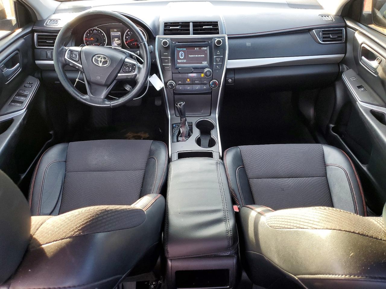 2016 TOYOTA CAMRY LE photo 8