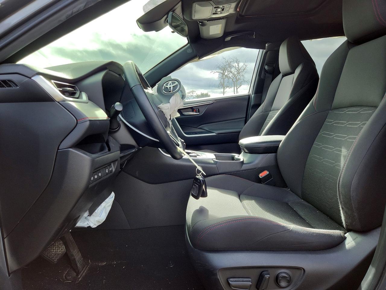2022 TOYOTA RAV4 PRIME SE photo 7