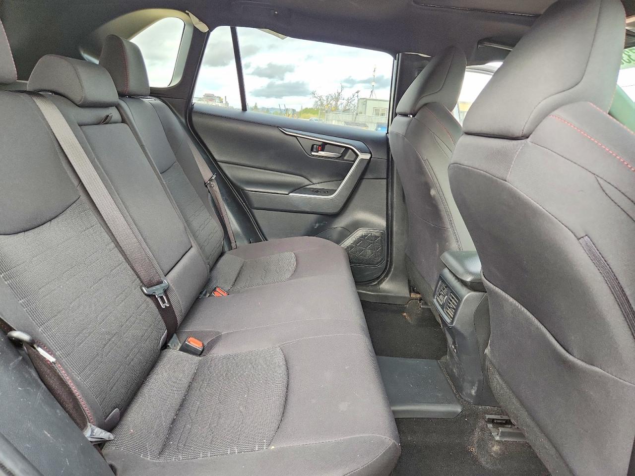 2022 TOYOTA RAV4 PRIME SE photo 11