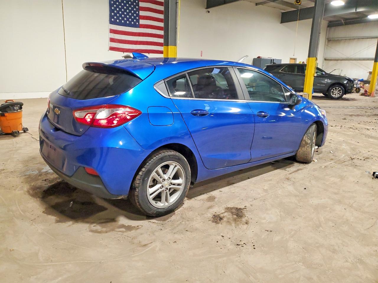 2017 CHEVROLET CRUZE LT photo 3