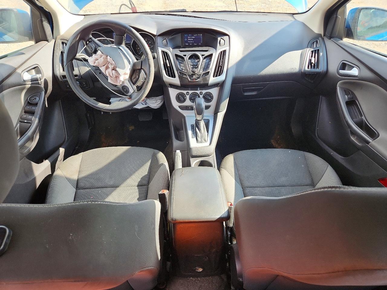 2014 FORD FOCUS SE photo 8