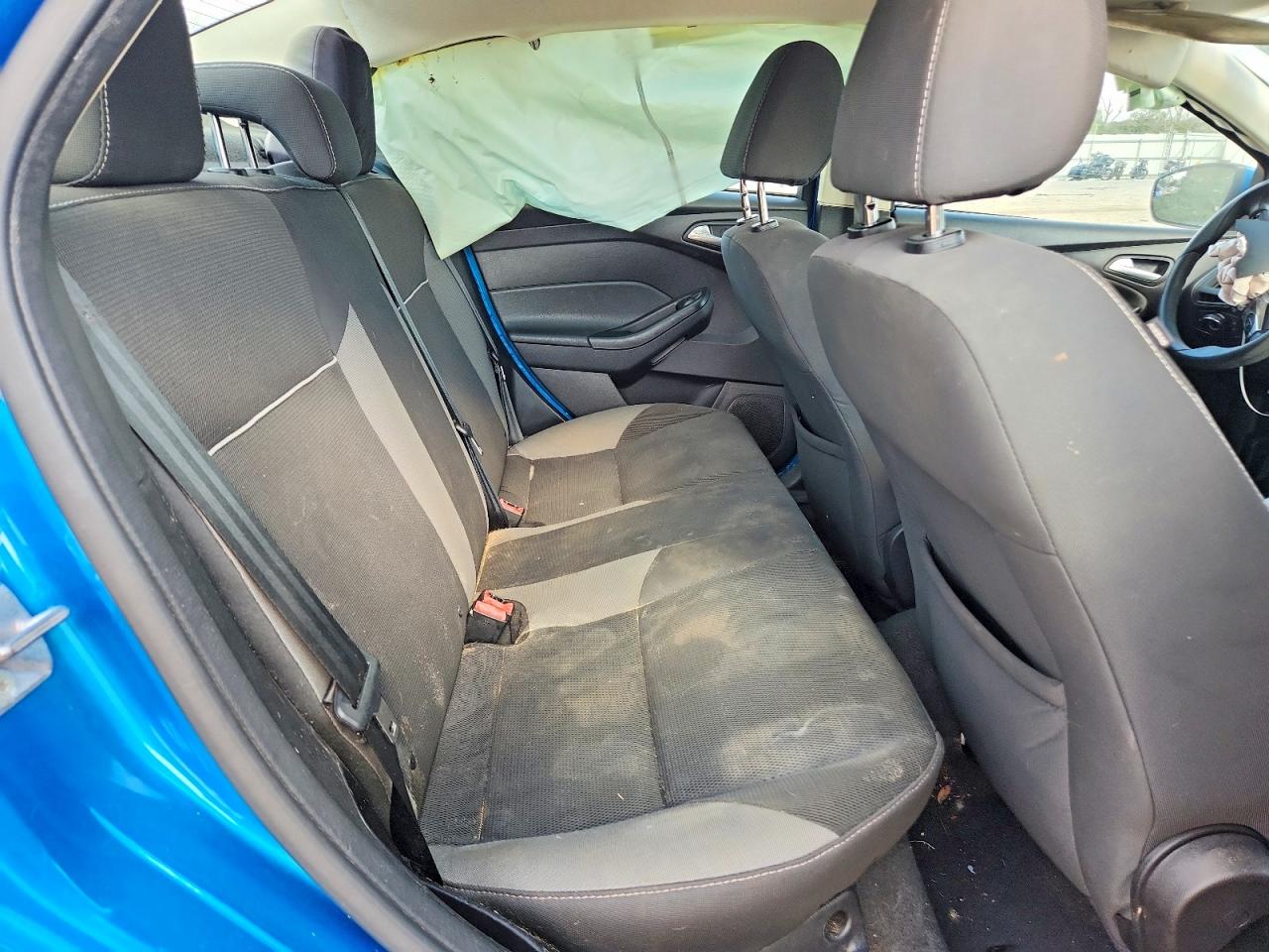 2014 FORD FOCUS SE photo 10