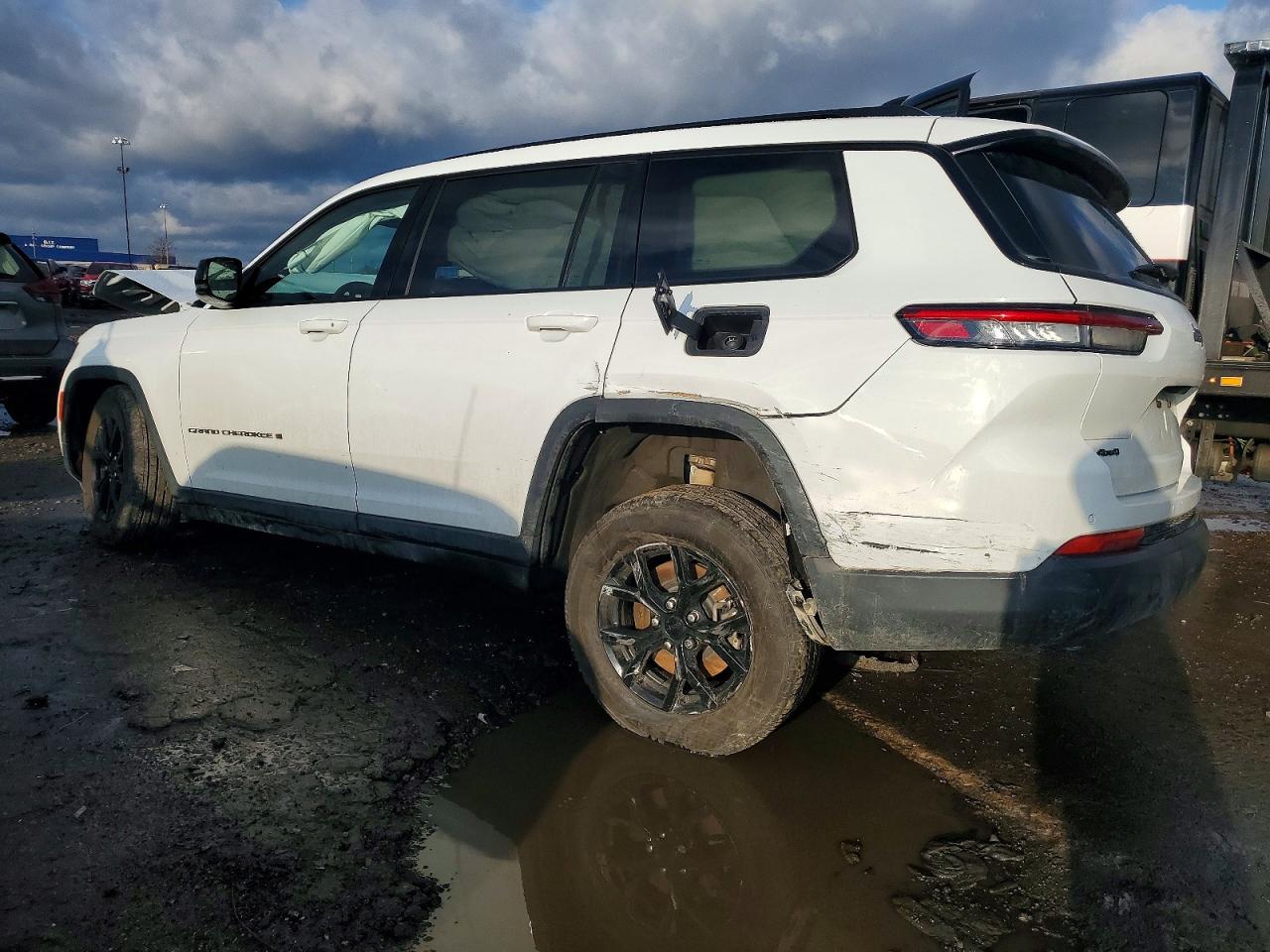 2024 JEEP GRAND CHEROKEE L LAREDO photo 2