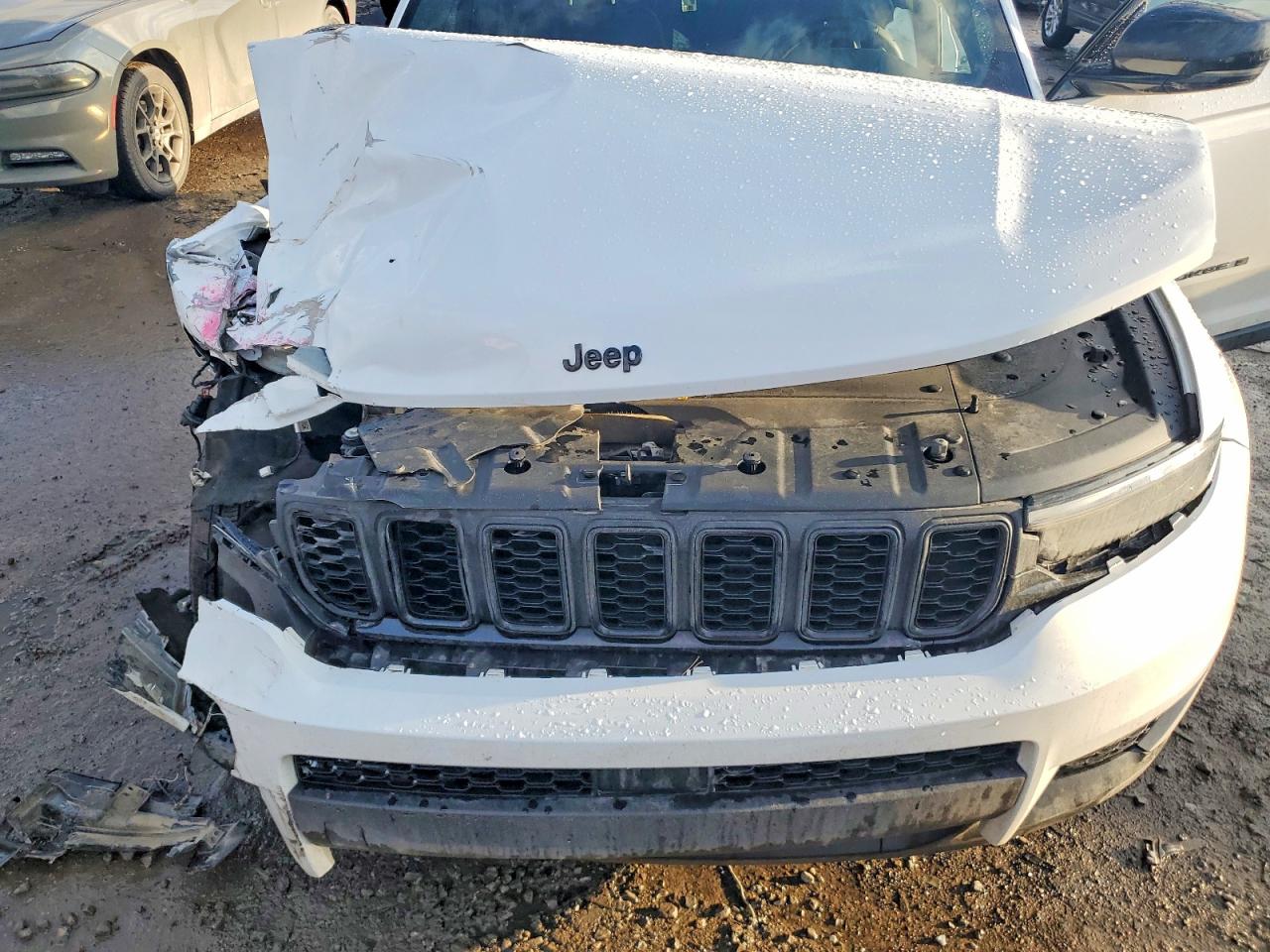 2024 JEEP GRAND CHEROKEE L LAREDO photo 12