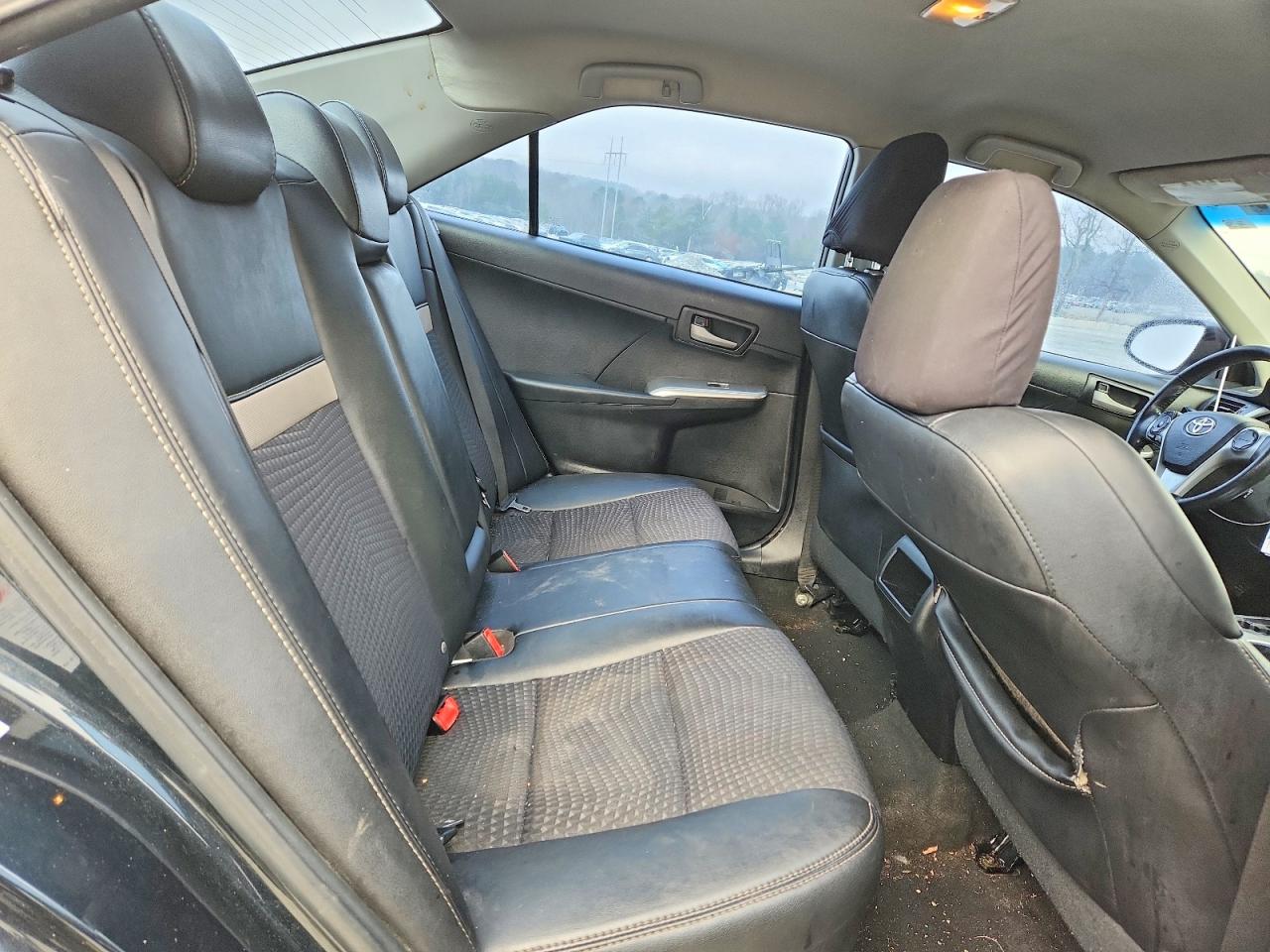 2014 TOYOTA CAMRY L photo 10