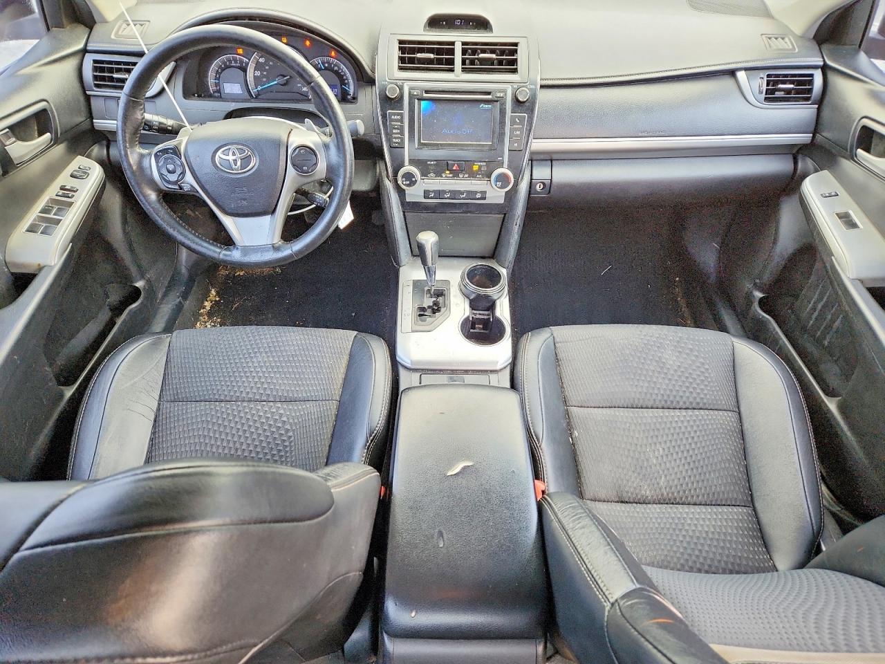 2014 TOYOTA CAMRY L photo 8