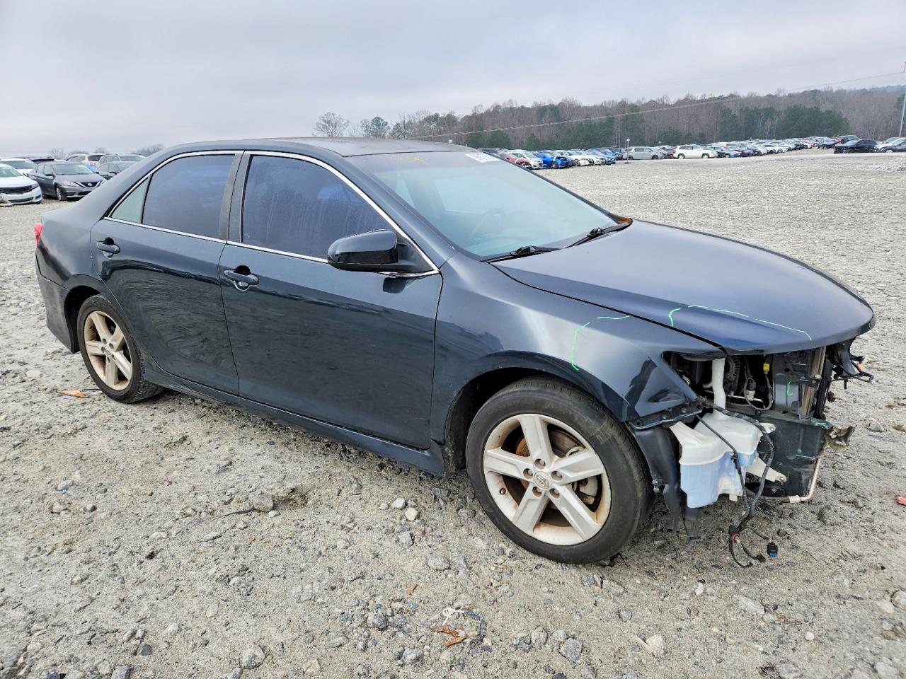 2014 TOYOTA CAMRY L photo 4