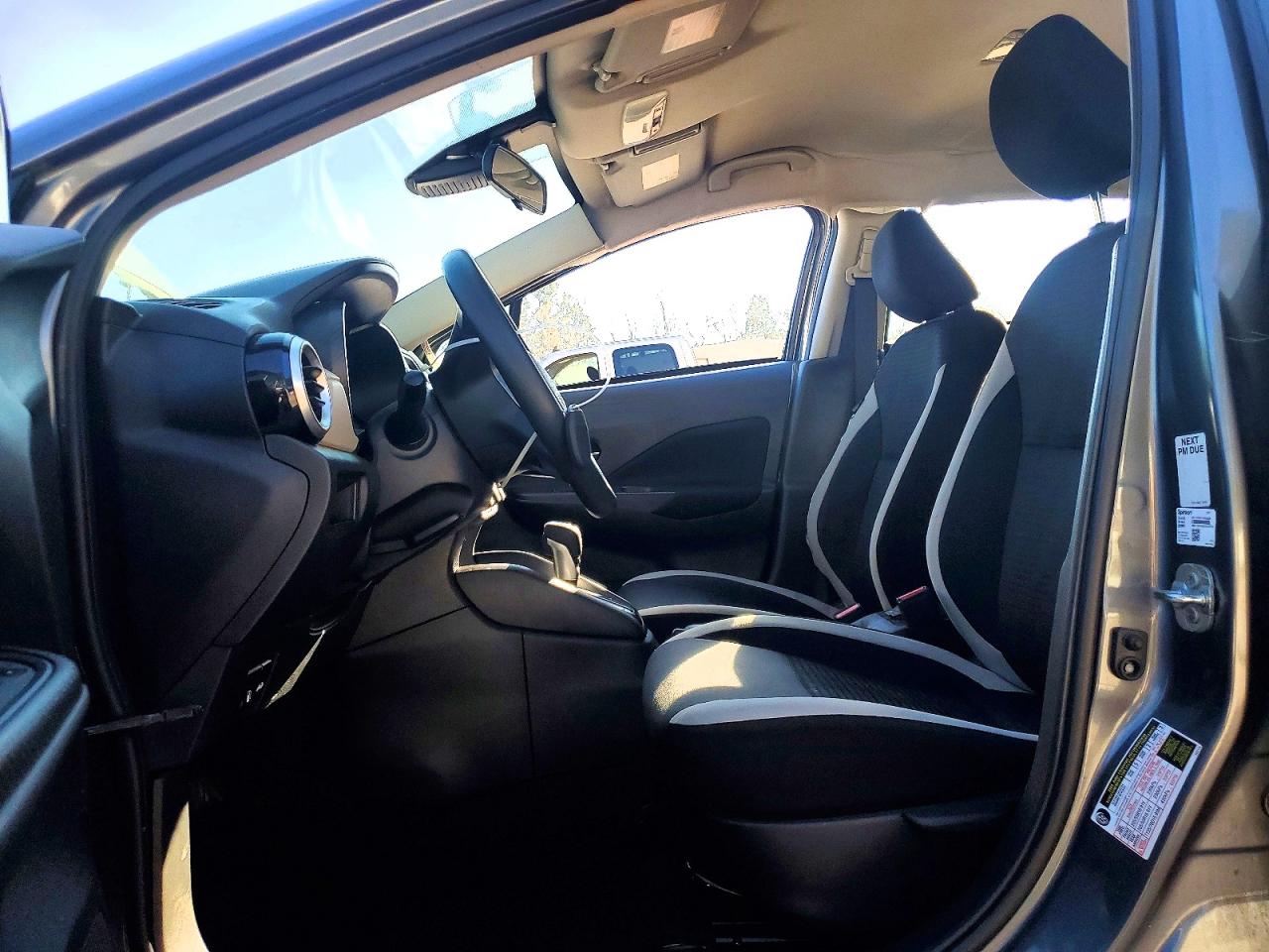 2021 NISSAN VERSA SV photo 7