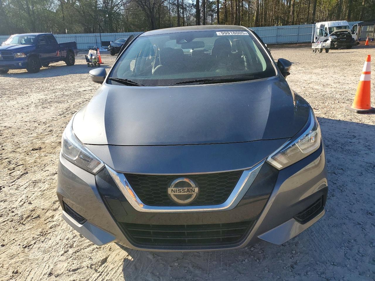 2021 NISSAN VERSA SV photo 5