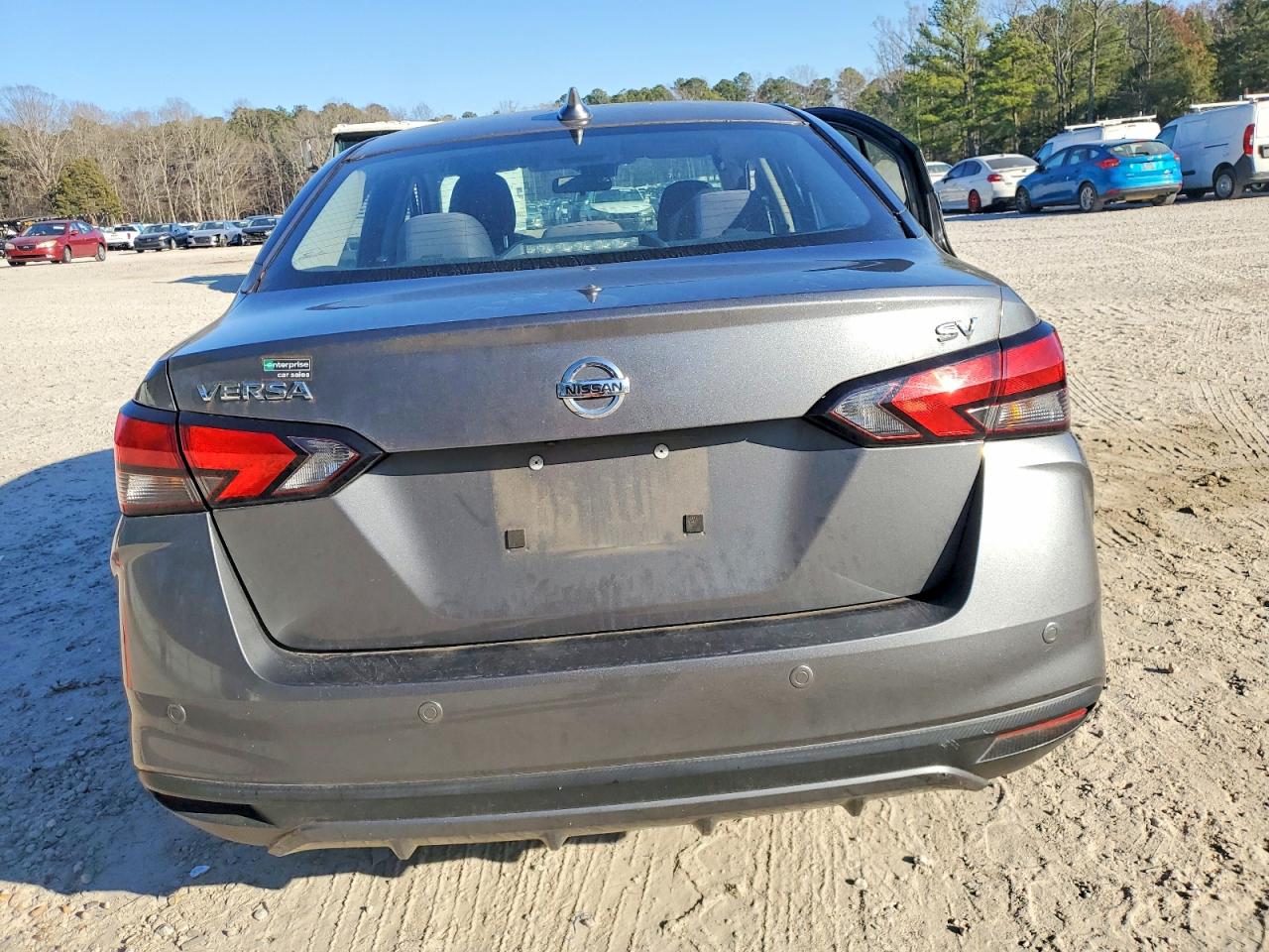 2021 NISSAN VERSA SV photo 6