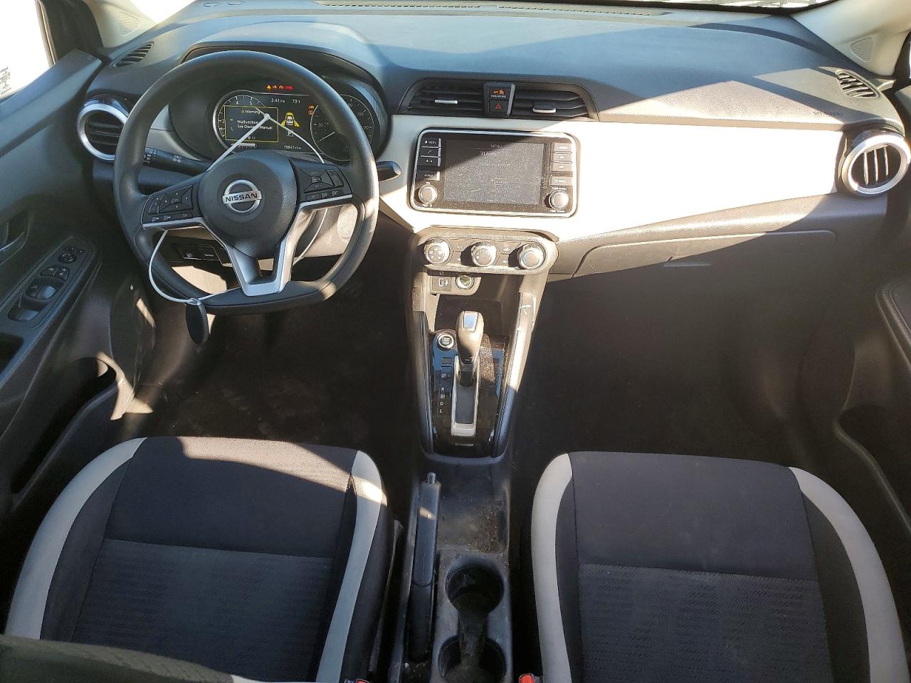 2021 NISSAN VERSA SV photo 8