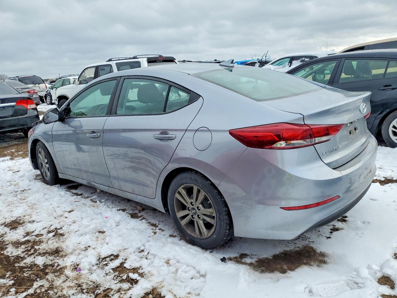 2017 HYUNDAI ELANTRA SE photo 2