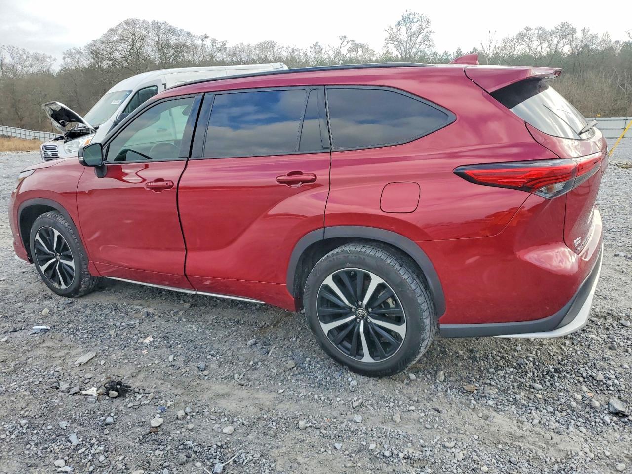 2021 TOYOTA HIGHLANDER XSE photo 2